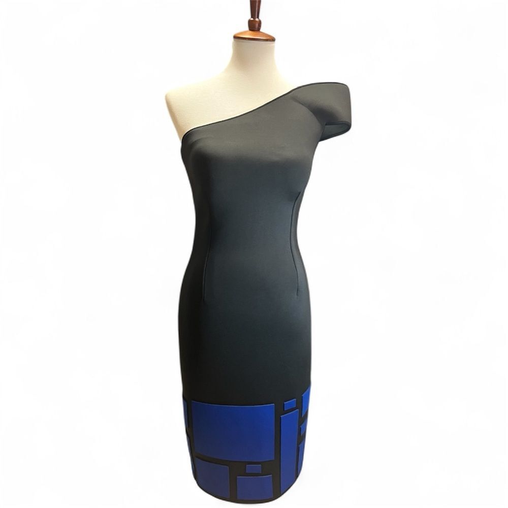 NERO by Jatin Varma Size 10 Black Scuba One Shoulder Midi Dress Blue Geo Hem